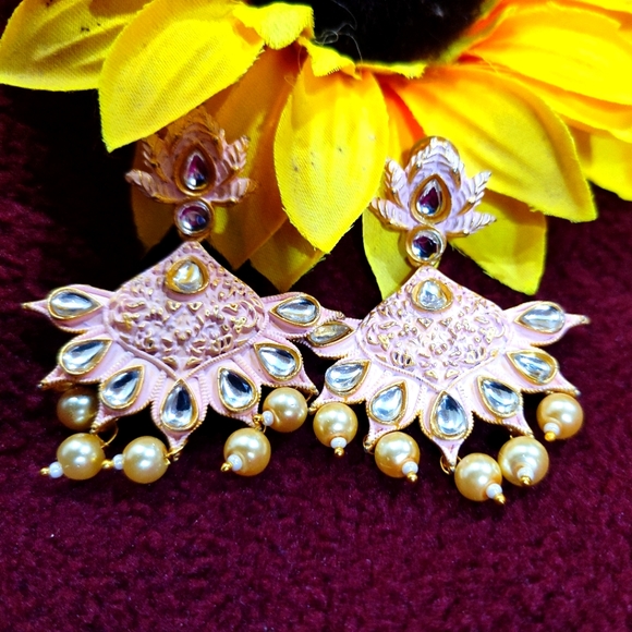 Earring - Picture 2 of 3